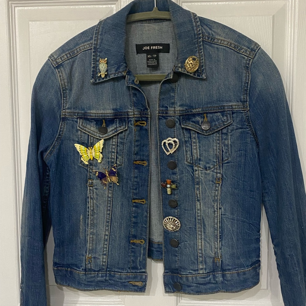 Embellished Denim Jacket size XS. Jean Jacket
